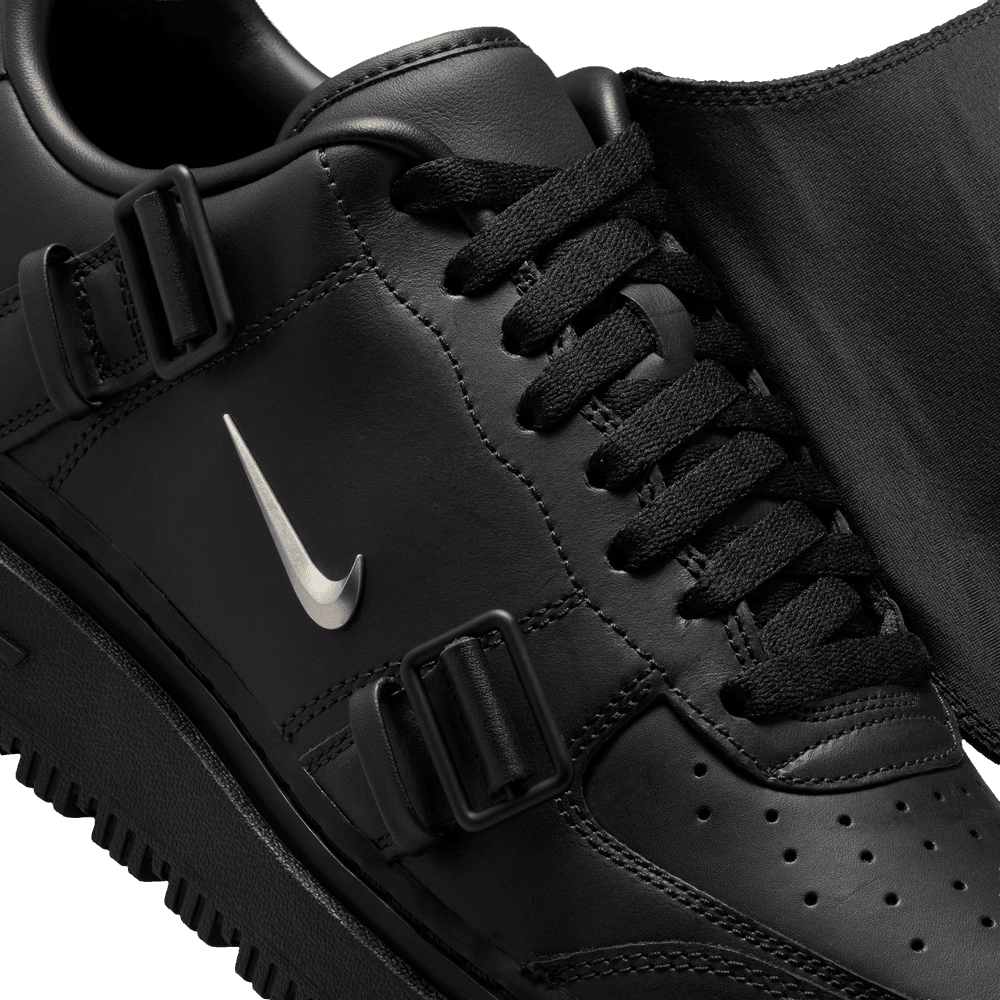 Nike Air Force 1 Luxe