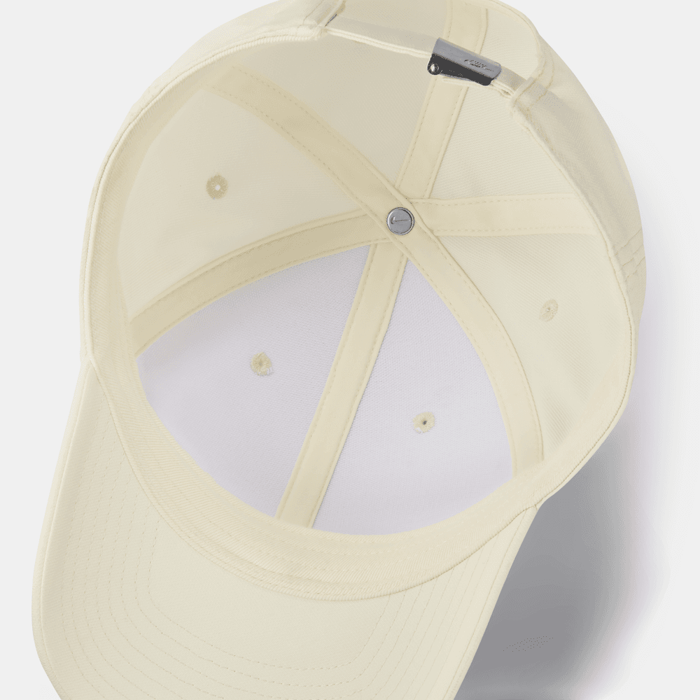 Nike Dri-FIT Club Metal Logo Cap