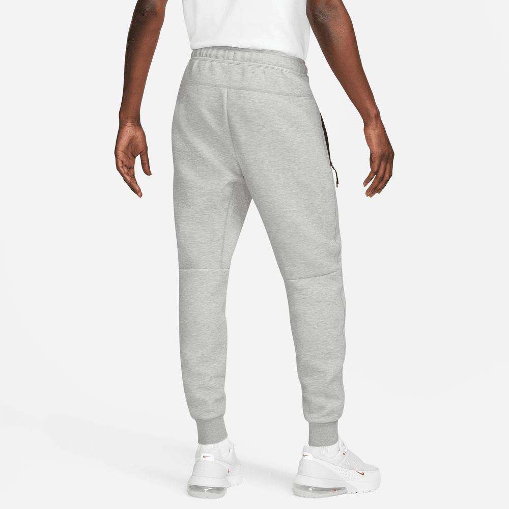 Nike Sportswear Tech Fleece Slim Fit Jogger