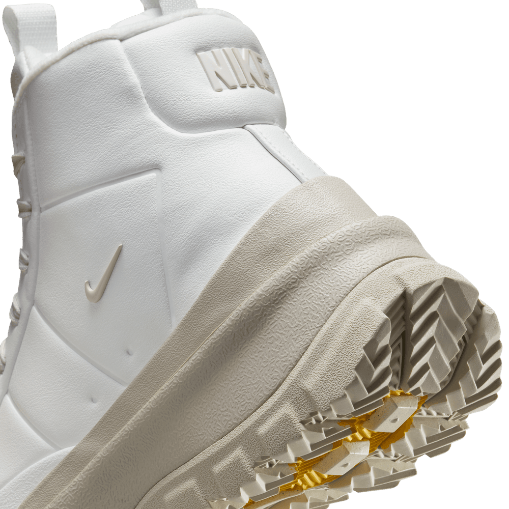 Wmns Nike Blazer Roam Mid