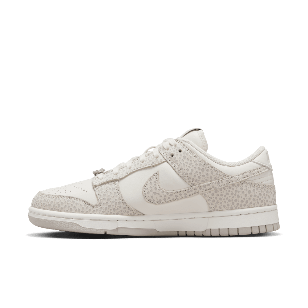Wmns Nike Dunk Low Premium