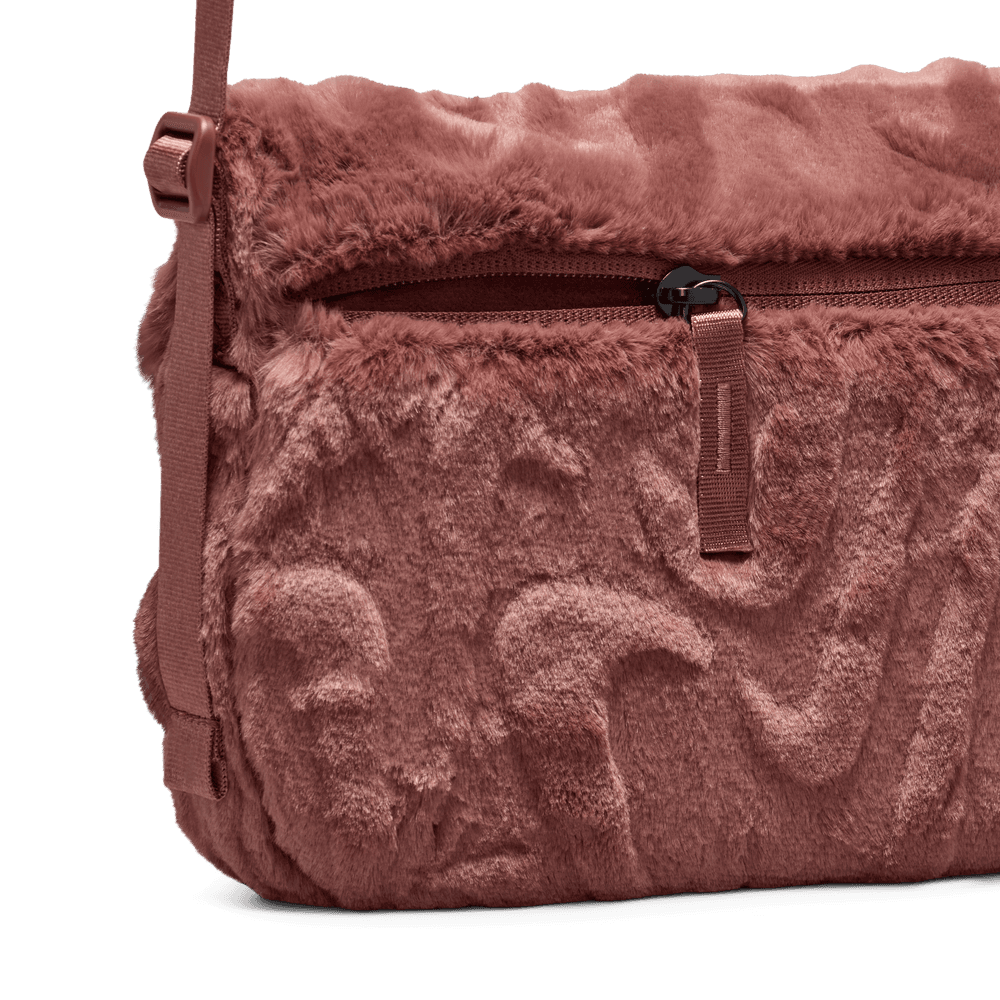 Wmns Nike Sportswear Futura 365 Faux Fur Crossbody Bag 