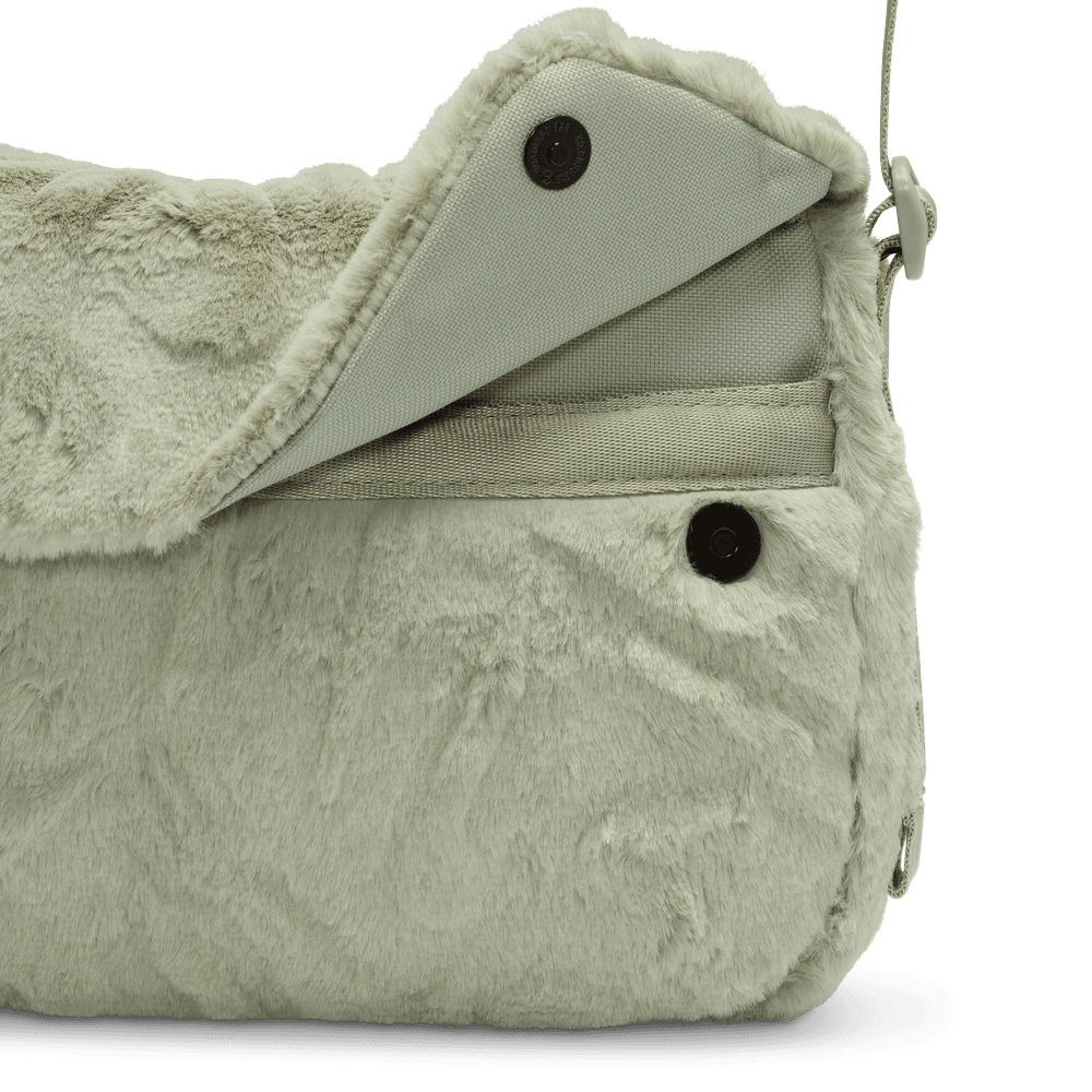 Wmns Nike Sportswear Futura 365 Faux Fur Crossbody Bag
