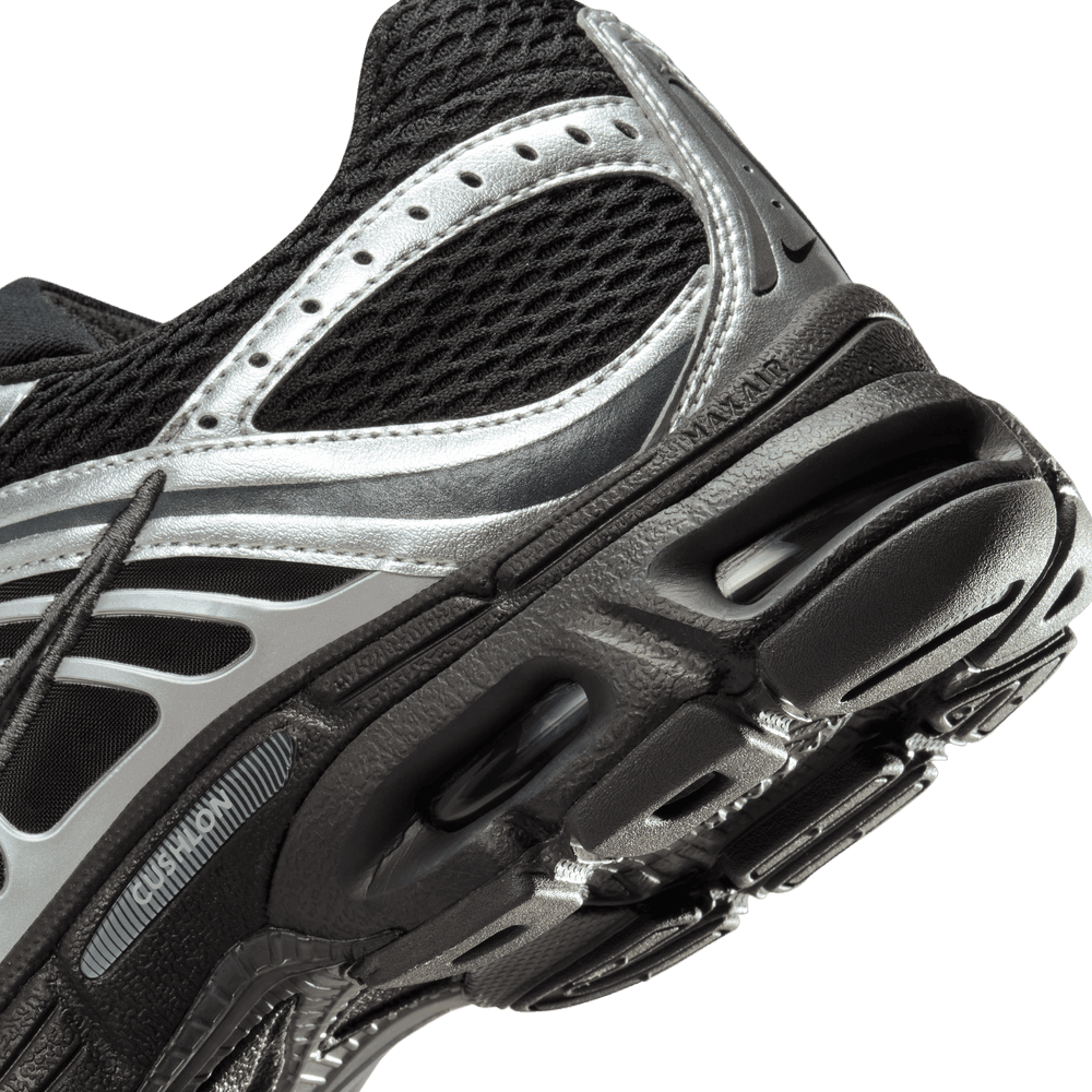 Wmns Nike Air Max Moto 2K