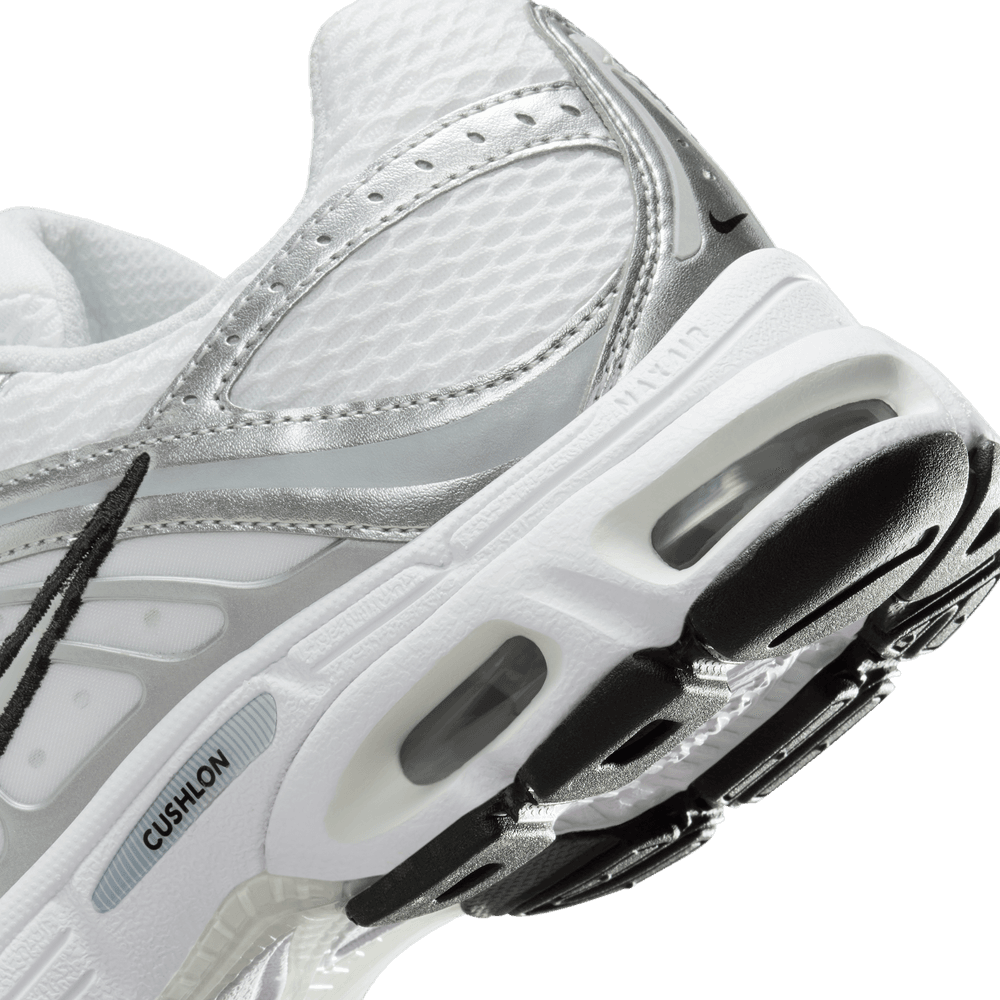 Wmns Nike Air Max Moto 2K