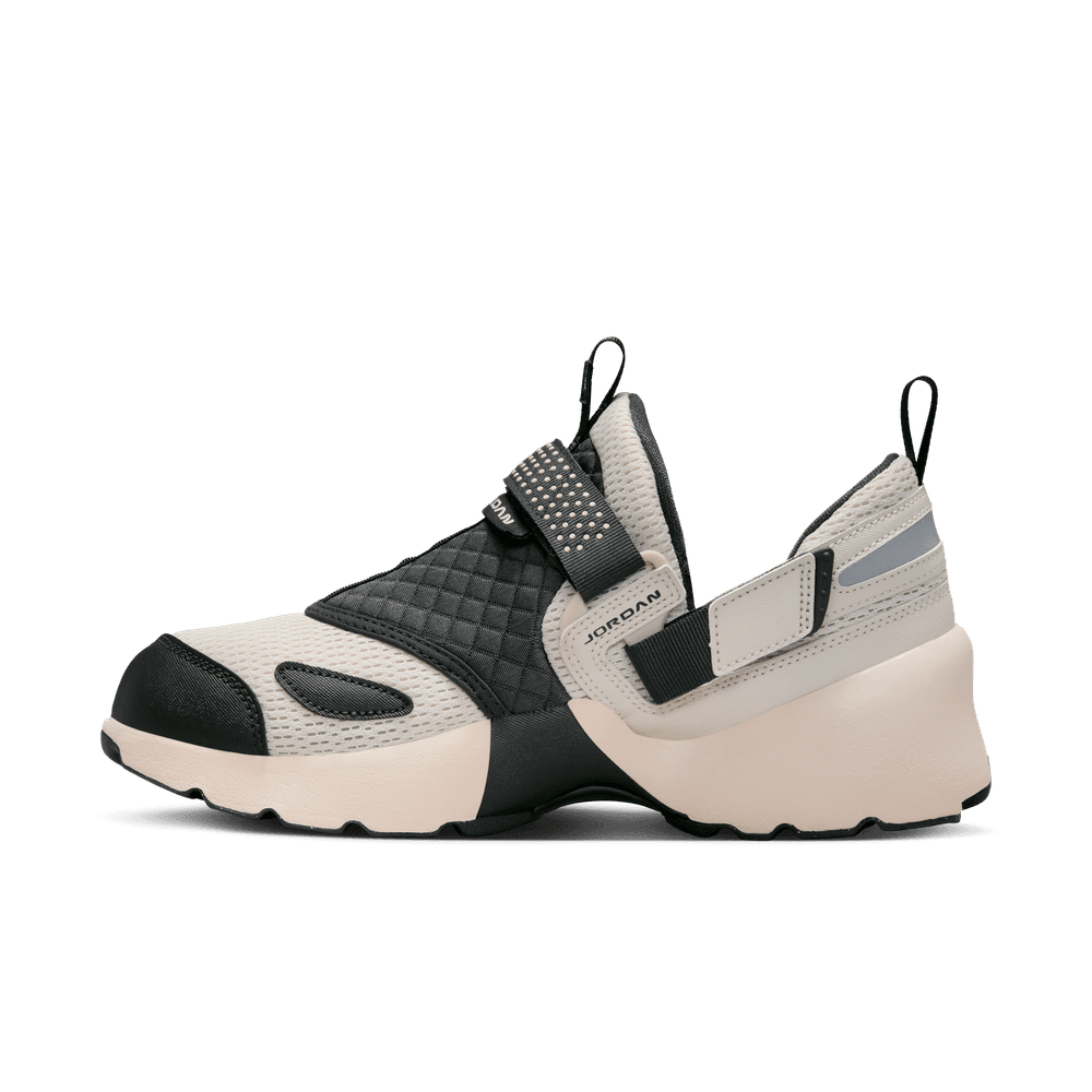 Wmns Air Jordan Trunner LX