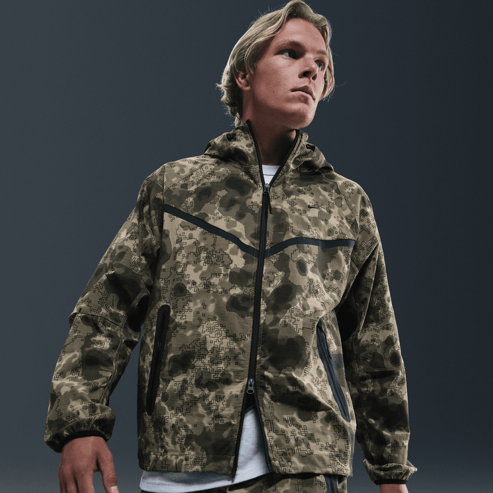 Nike Tech -FIT Woven Camo Windrunner Oversized Jacket