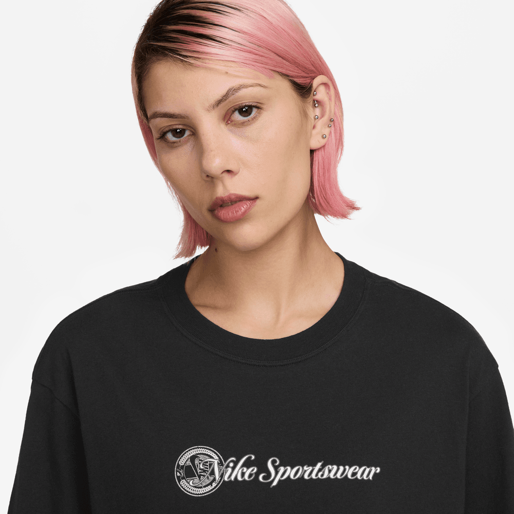 Wmns Nike Sportswear Club Crop Tee