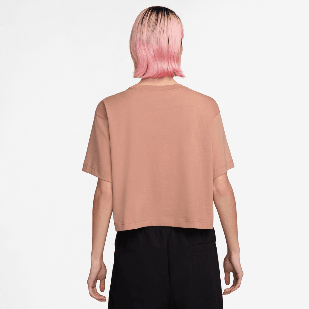 Wmns Nike Sportswear Club Crop Tee