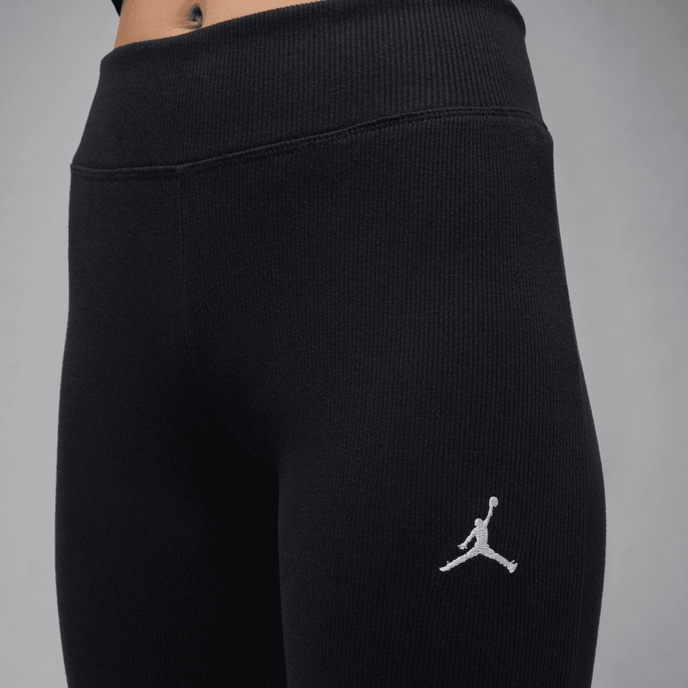 Wmns Air Jordan Brooklyn Essentials Mid-Rise Flared Leggings 