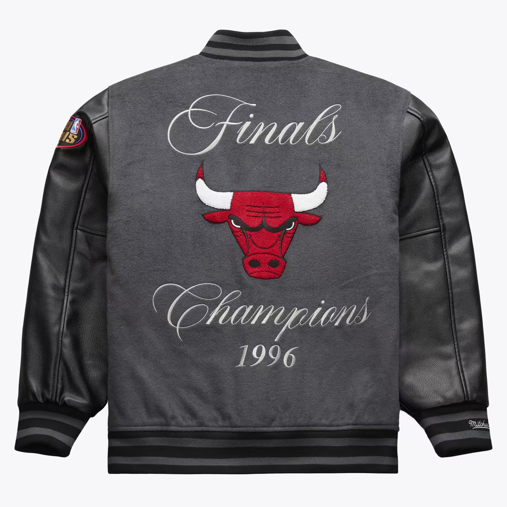 M&amp;N NBA Chicago Bulls 1996 Legacy Made Varsity Jacket
