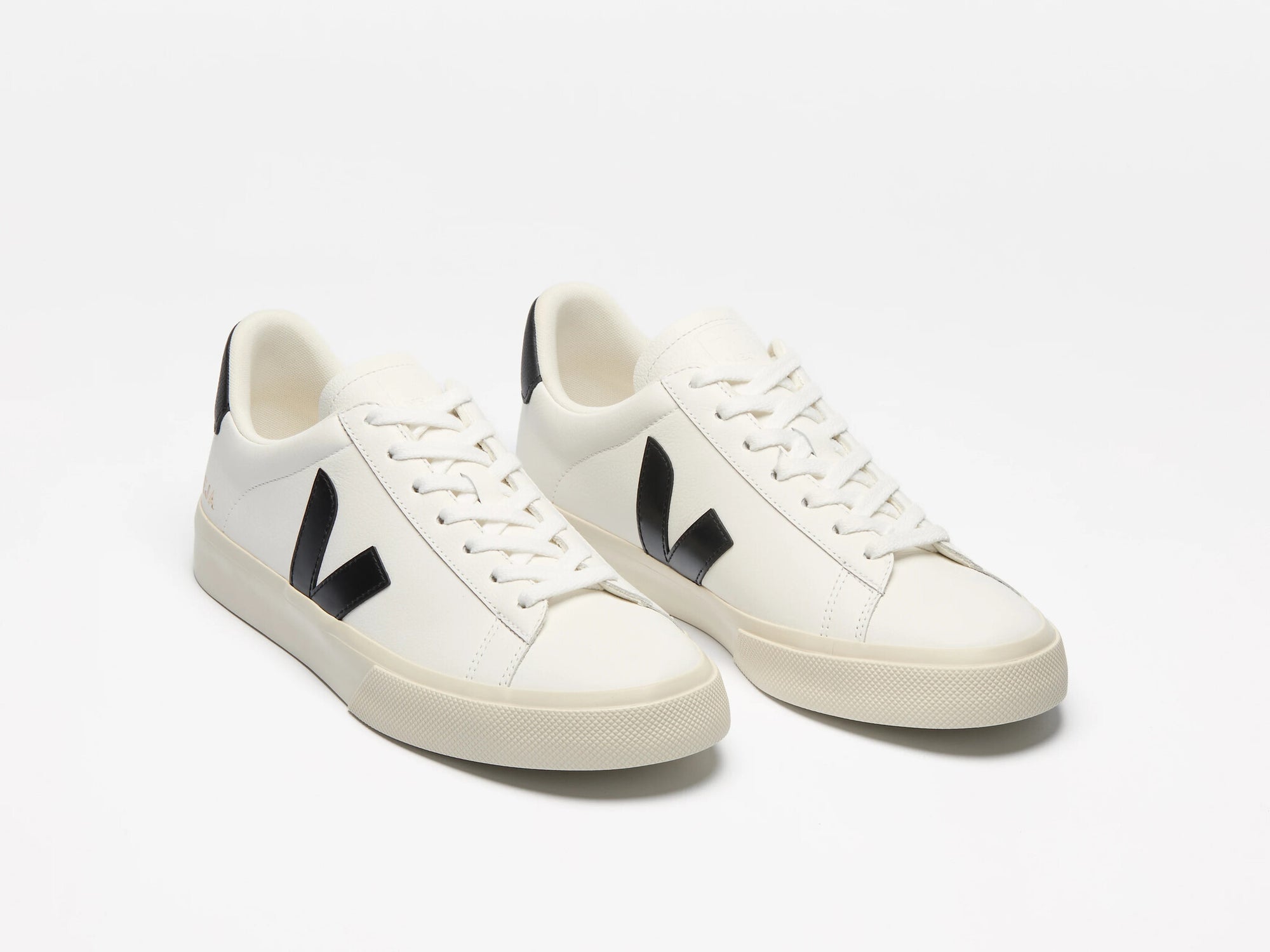 Veja Campo Leather