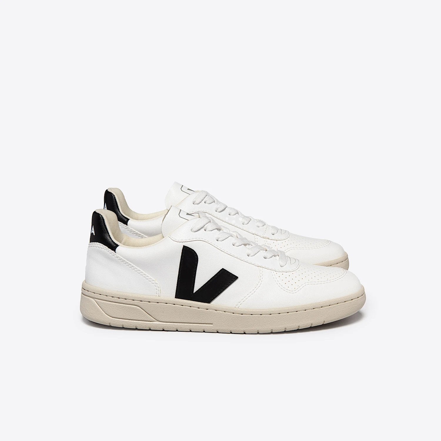 Veja V-10 Leather