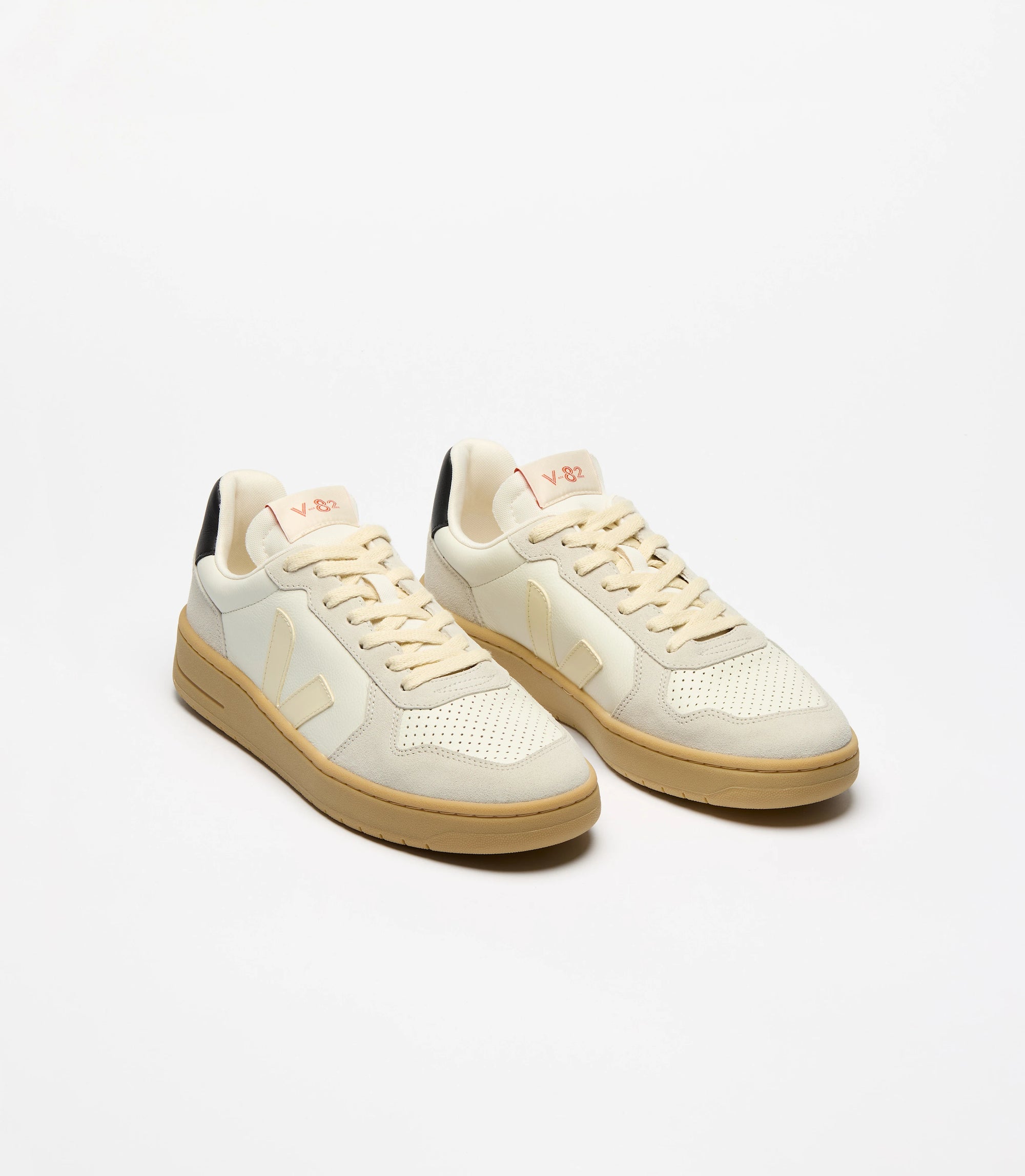 Veja V-82 Grained Leather