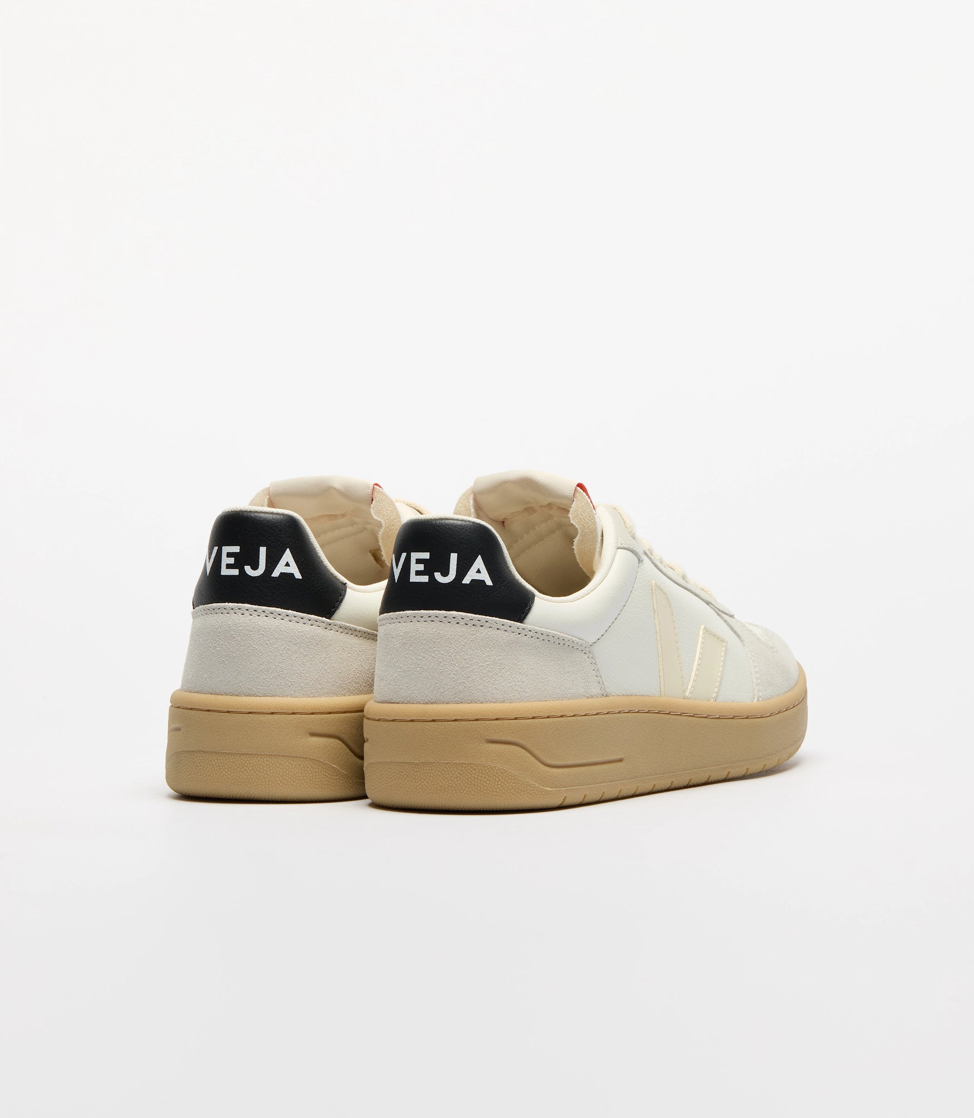 Veja V-82 Grained Leather